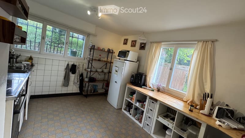 Shared accommodation seeking roommate(s) (5)