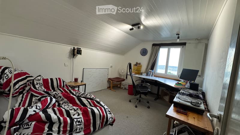 Shared accommodation seeking roommate(s) (3)