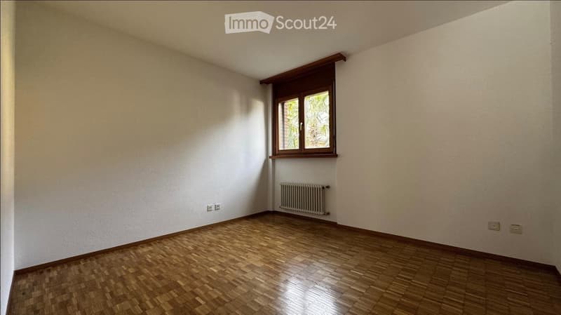 SEMENTINA - Großes 4.5-Zimmer-Wohnung mit 4 Parkplätzen inklusive (5)