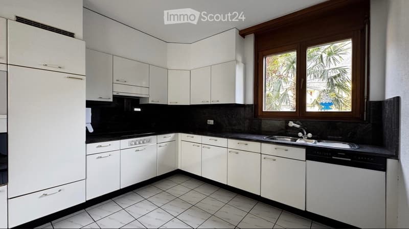 SEMENTINA - Großes 4.5-Zimmer-Wohnung mit 4 Parkplätzen inklusive (4)