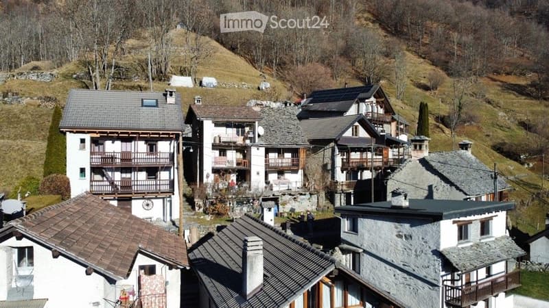 Rustic house in the core of Gresso, Valle Onsernone (3)