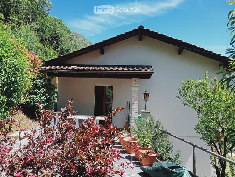 Haus mit zwei Wohnungen und Garten in Isone - RESERVIERT (2)