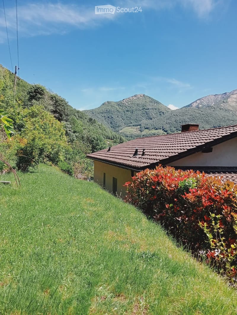 Haus mit zwei Wohnungen und Garten in Isone - RESERVIERT (3)