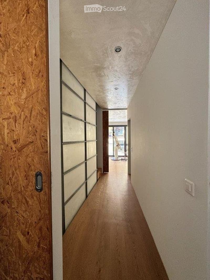 Modernes Haus mit 4.5 Zimmern im Kern von Cadro, mit Garage (4)