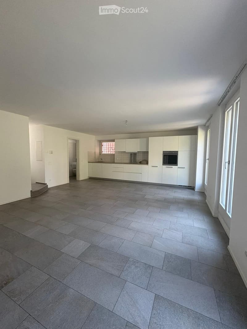Wohnung mit 3.5 Zimmern im Zentrum von Savosa (1)