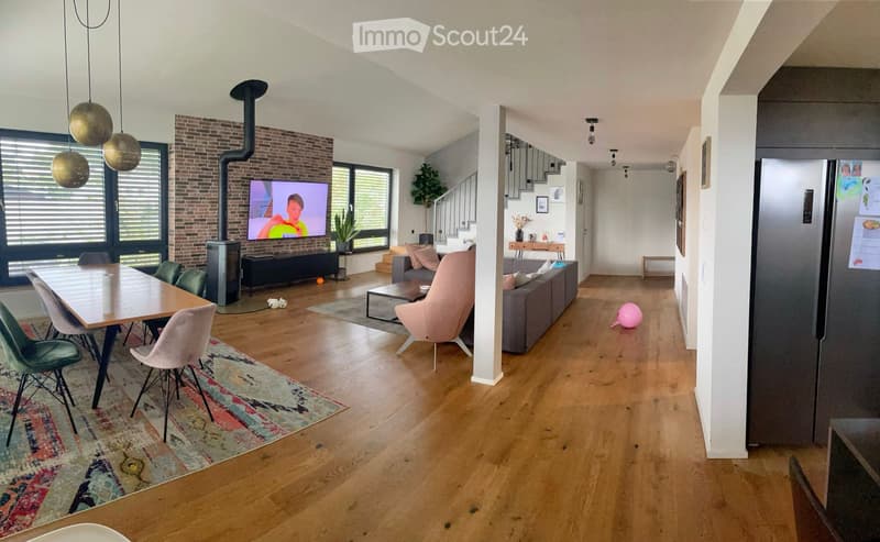 Top casa unifamiliare ristrutturata con vista a Geroldswil ai margini del bosco (4)