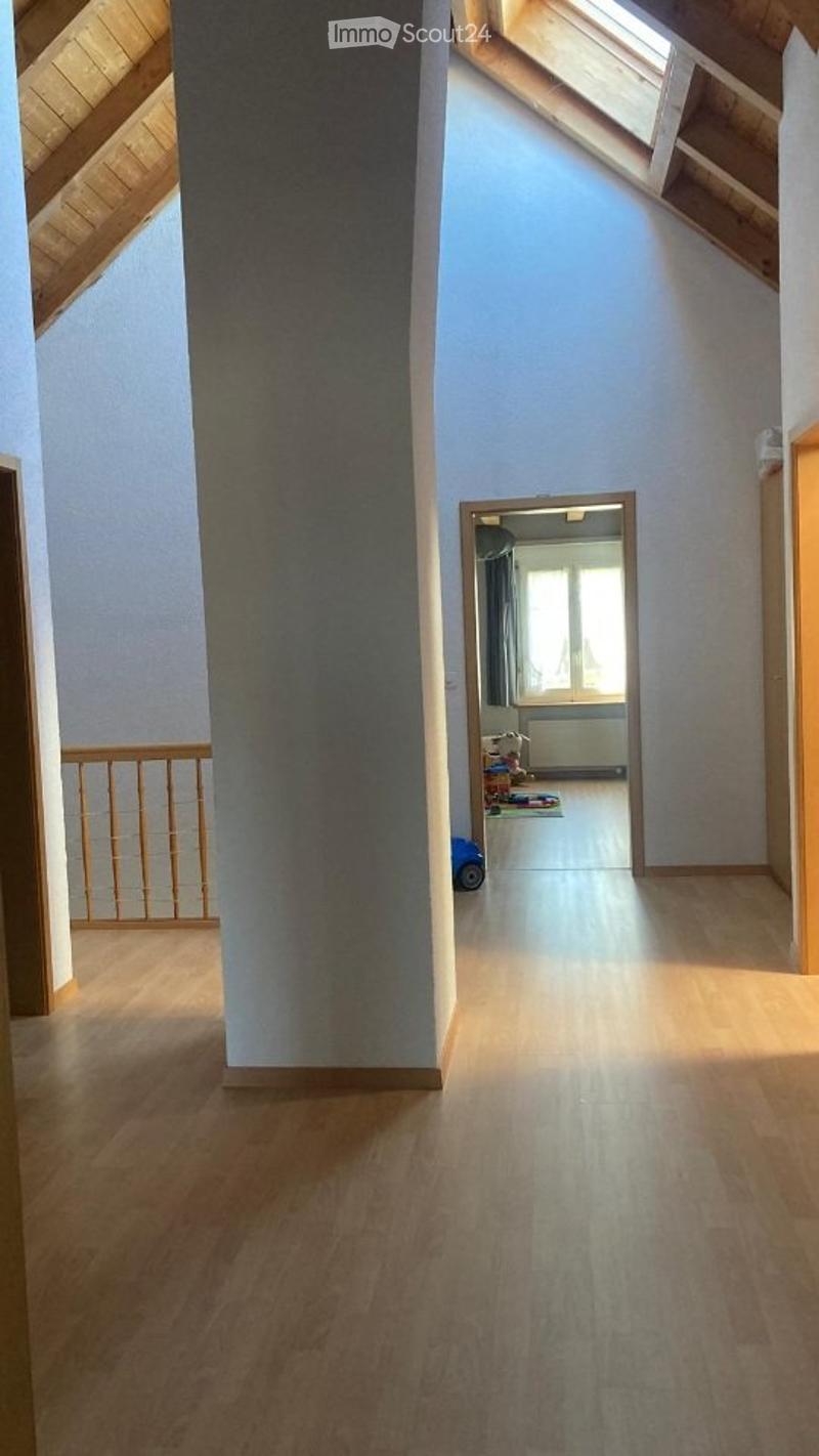 Grosse, helle 5.5 Zimmer-Wohnung auf Bauernhof zu vermieten (3)
