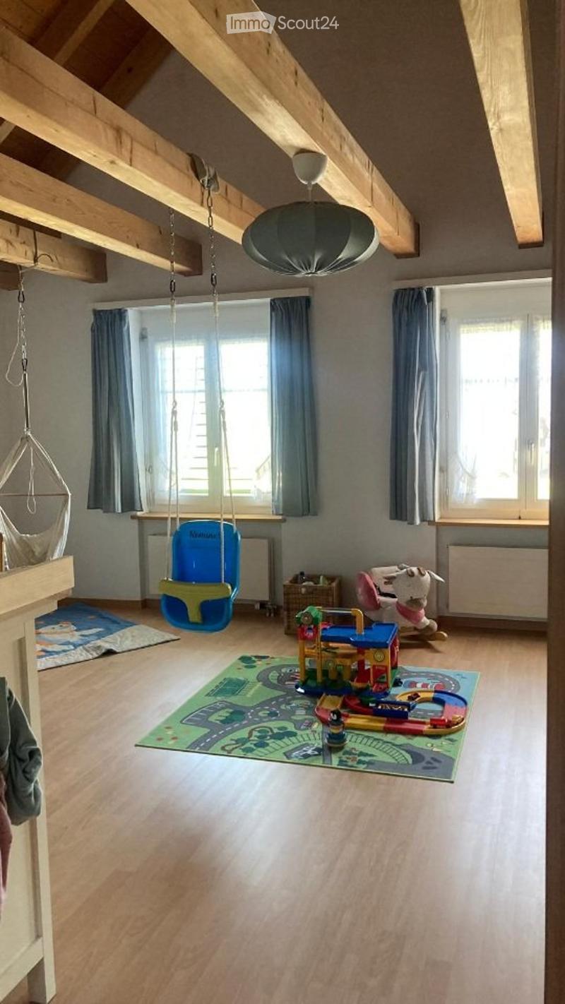 Grosse, helle 5.5 Zimmer-Wohnung auf Bauernhof zu vermieten (2)