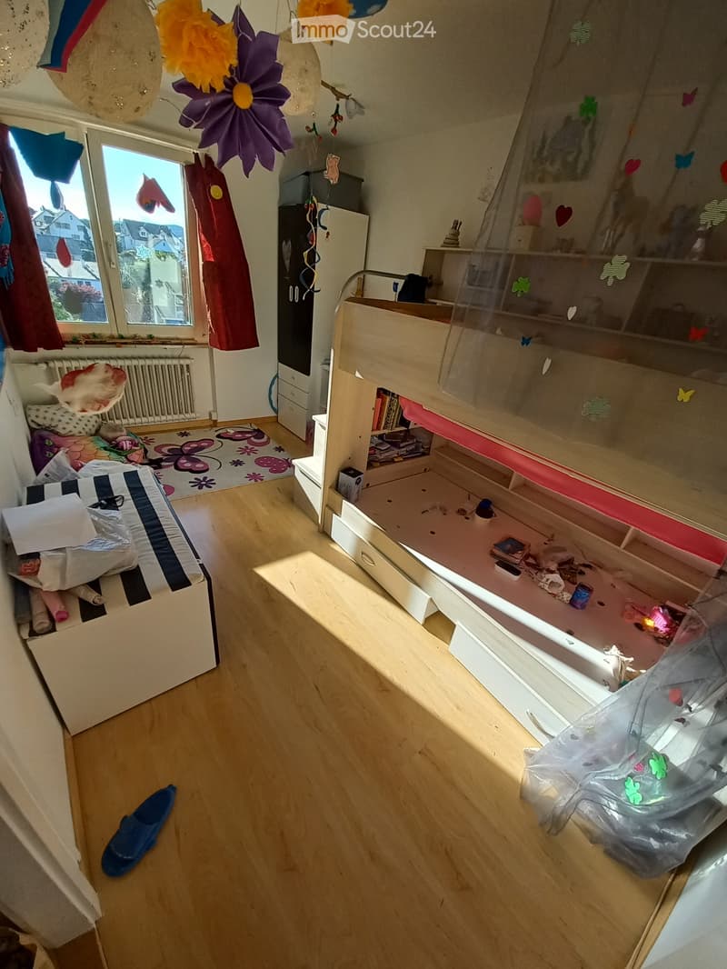 Locataire pour appartement ensoleillé de 4,5 pièces (5)