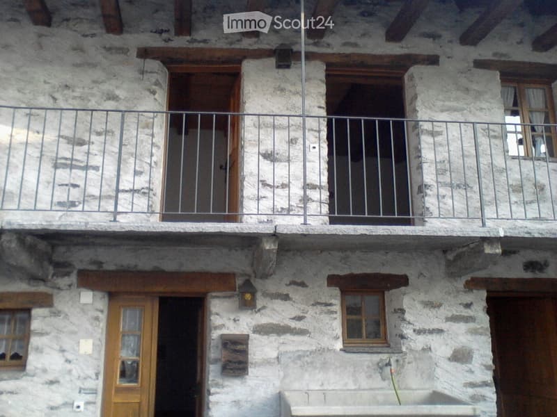 6.5 Room Rustico in Roveredo (2)