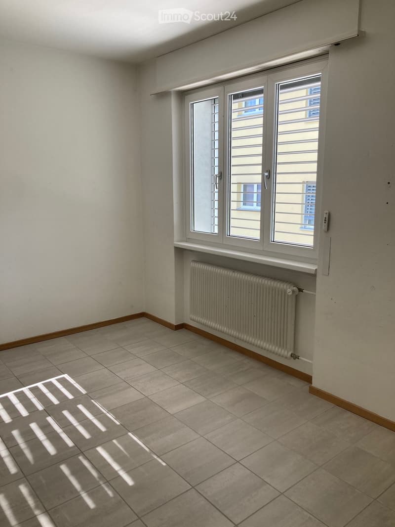 Renting a spacious 4.5-room apartment in Caslano (3)