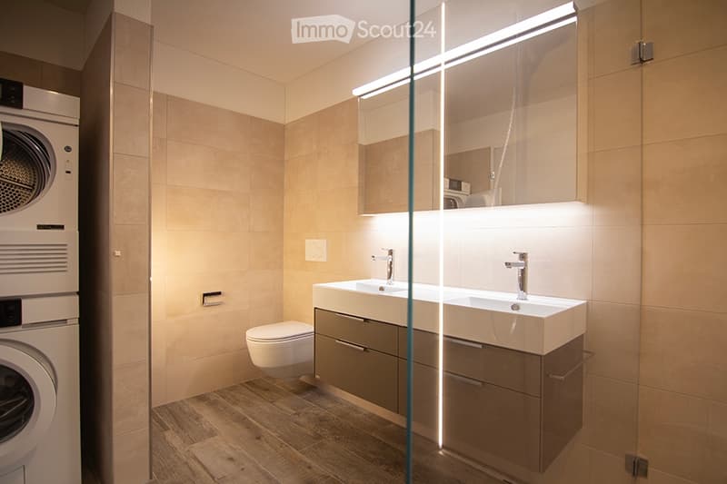 Exclusive 3.5-room apartment with SmartHome and top-notch finish in Uster (5)