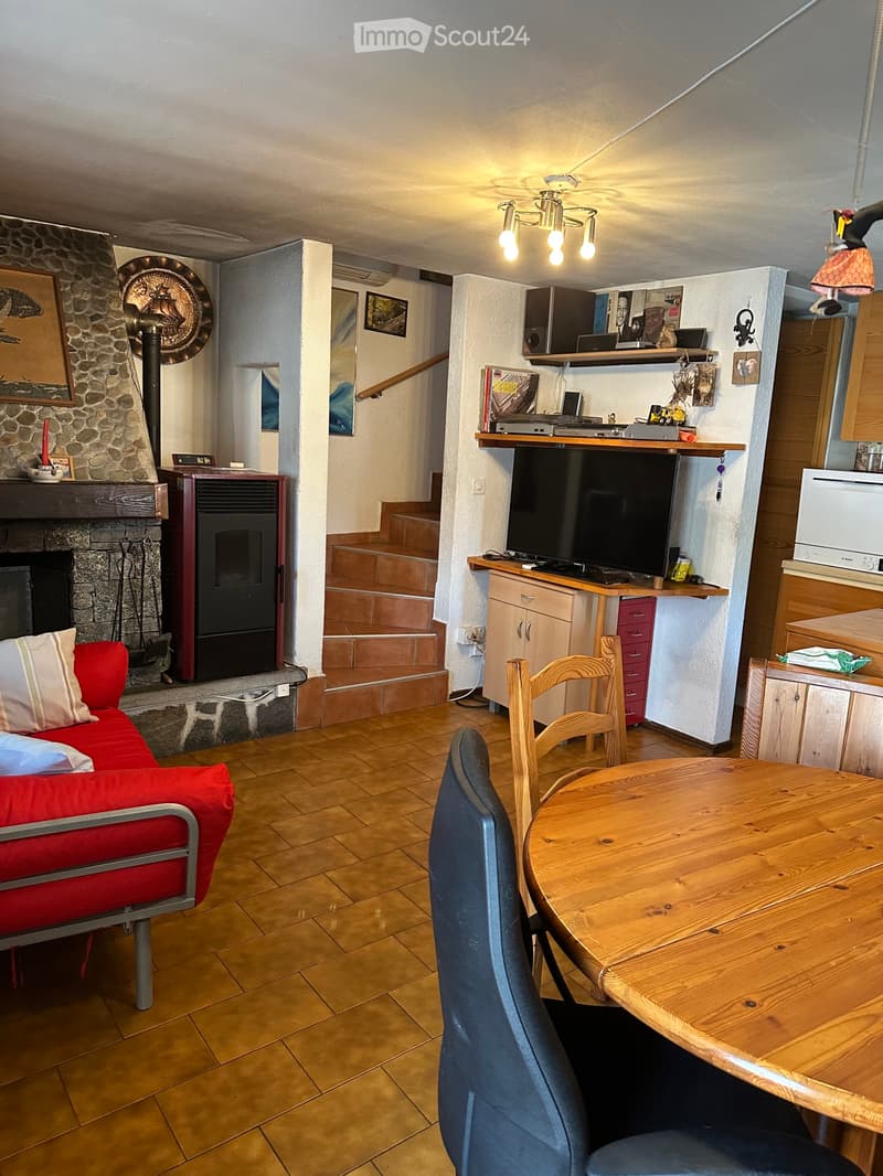 Jolie maisonnette indépendante à Arbedo (2)