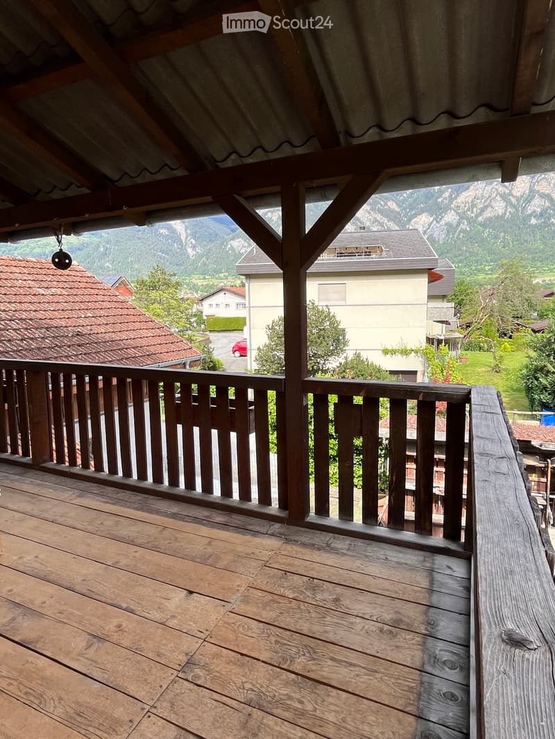 Appartamento 5.5 locali con bello e grande giardino (3)