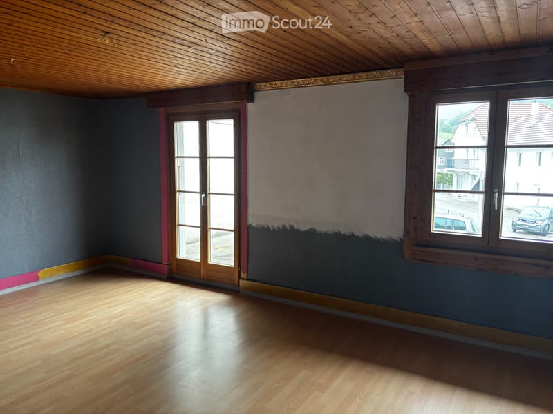 Ammobiliato spazioso e luminoso appartamento di 3 locali (3)