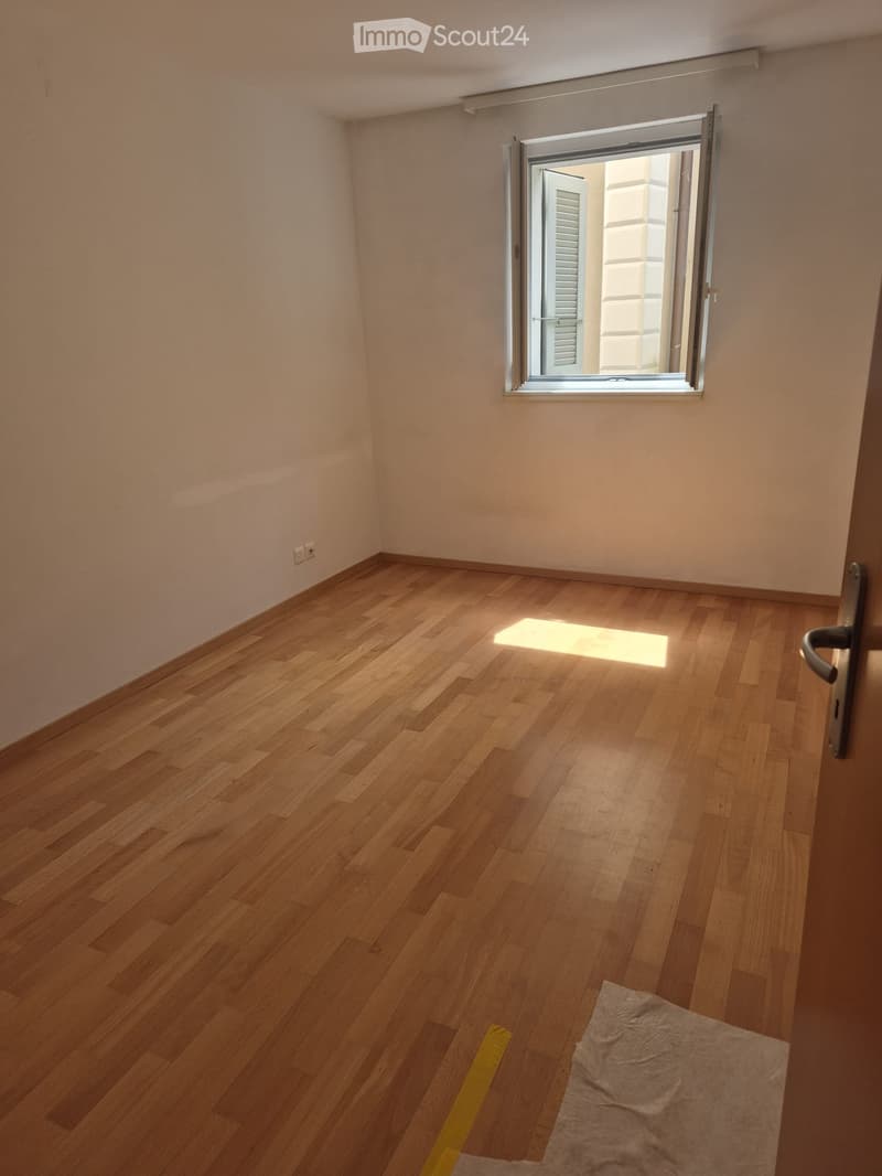 À louer à Sementina, dans le centre, appartement de 3,5 pièces (2)