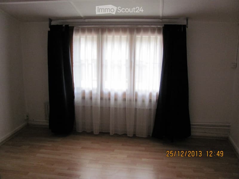 Dachwohnung Teilrenoviert (3)