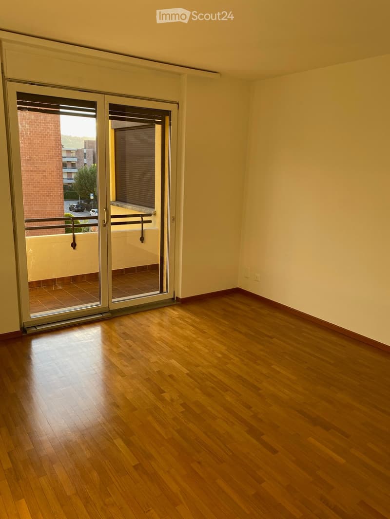 Appartement à usage commercial Bureau (3)