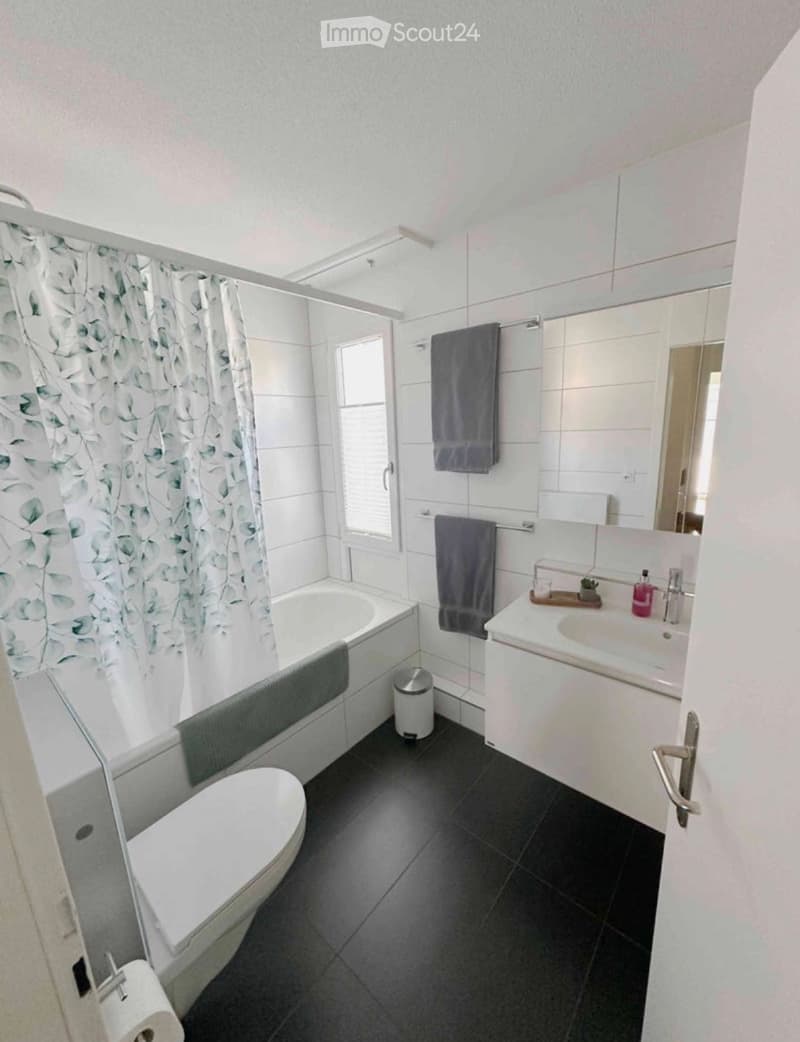 Jolie maison de coin en rangée de 5,5 pièces (3)