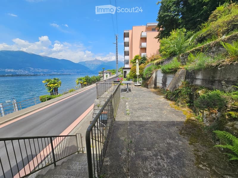 Maison avec vue lac fantastique - 615 m2 de superficie foncière totale (3)