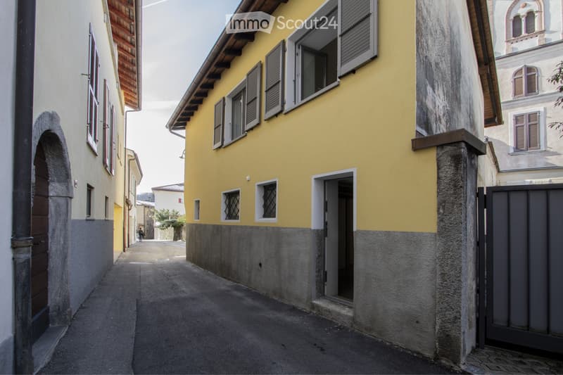 Independent house renovated in the center of PURA (Malcantone) (4)