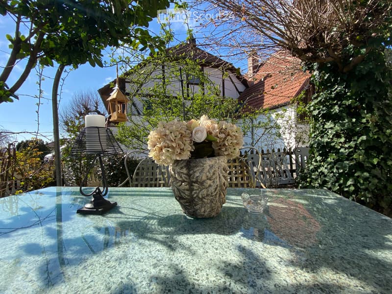 House with garden and parking space (2)