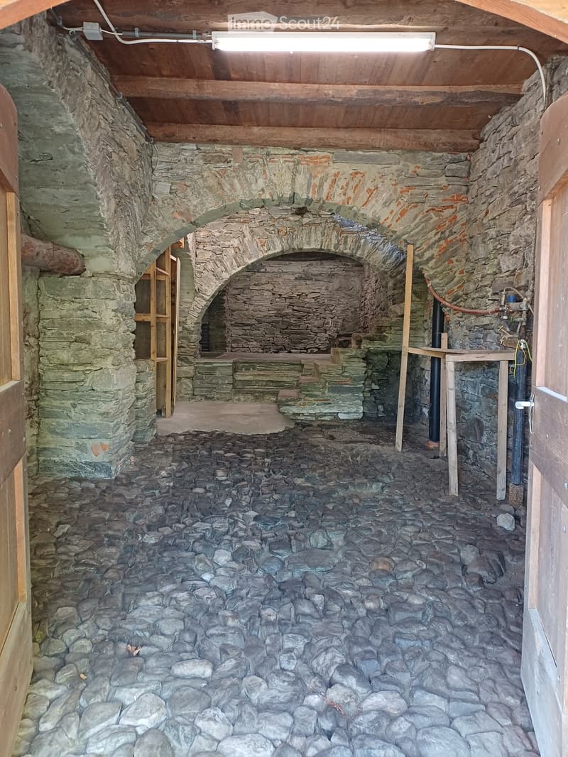 Vendesi ad Auressio grande casa antica (5)