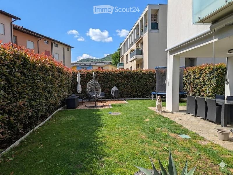 Modernes 3.5-Zimmer-Wohnung mit großem privatem Garten (3)