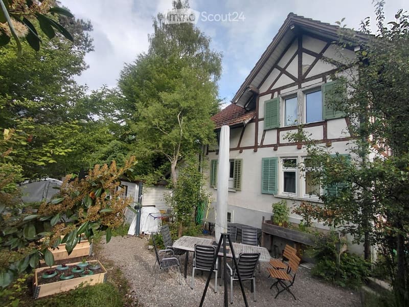Exceptional single-family house with idyllic garden (4)