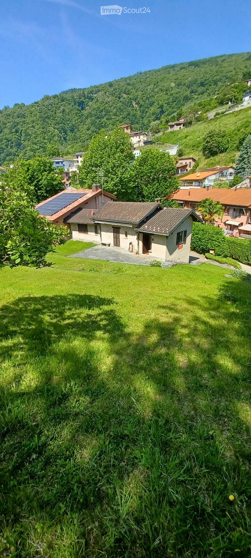 Belle maison rustique immergée dans le vert (2)