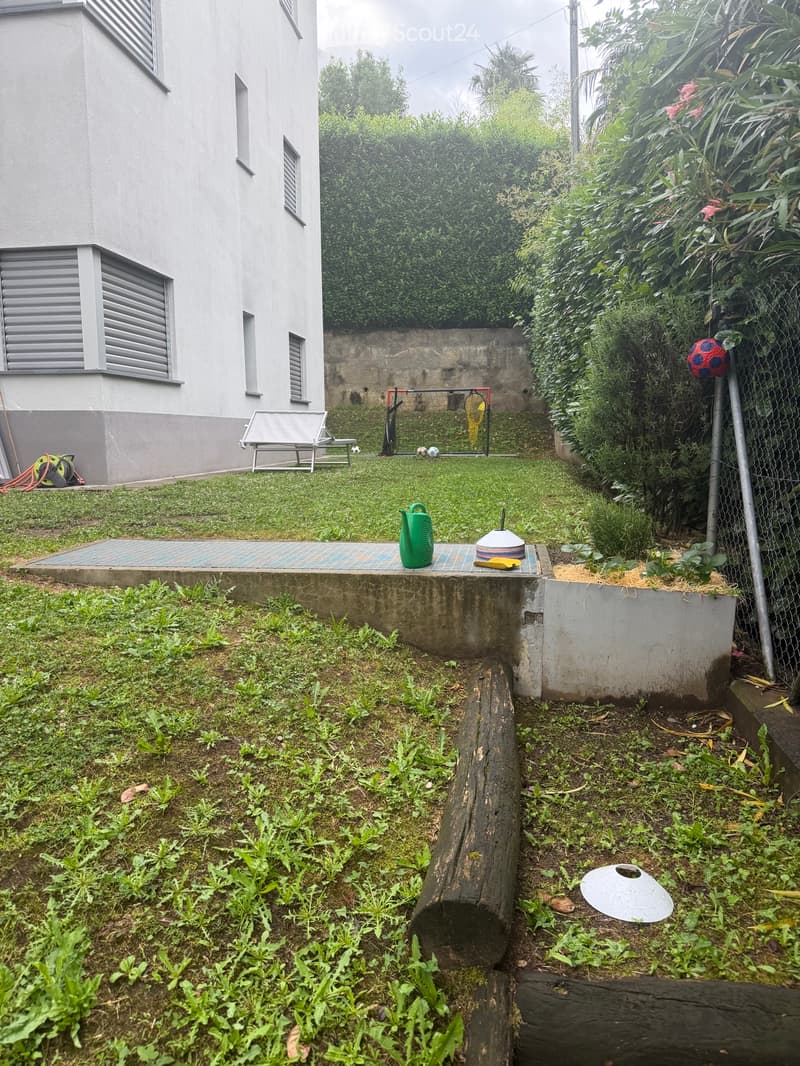 Appartamento con giardino (5)