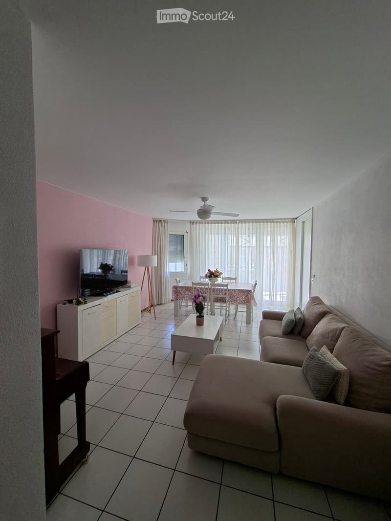 Bright 2.5-room apartment available immediately (1)