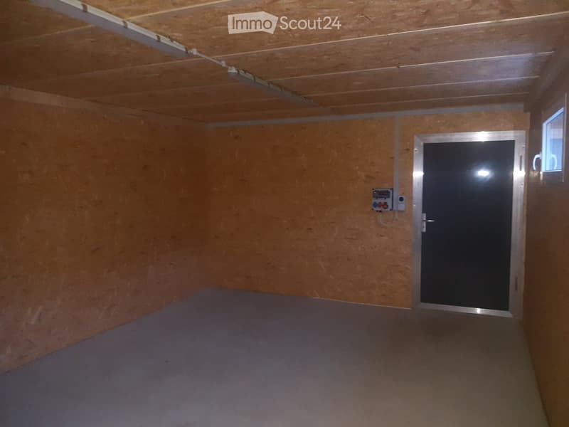 Storage/Hobby Room (4)