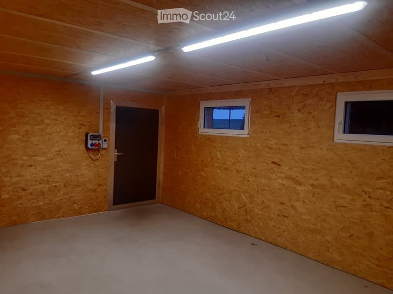 Storage/Hobby Room (2)