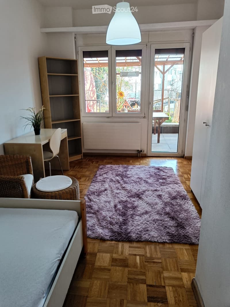 Camera ammobiliata in condivisione con veranda e giardino disponibile immediatamente vicino ai trasporti pubblici (1)