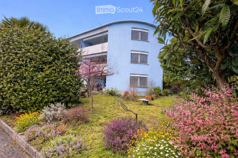 Penthouse with 4.5 rooms, terrace and condominium pool (4)