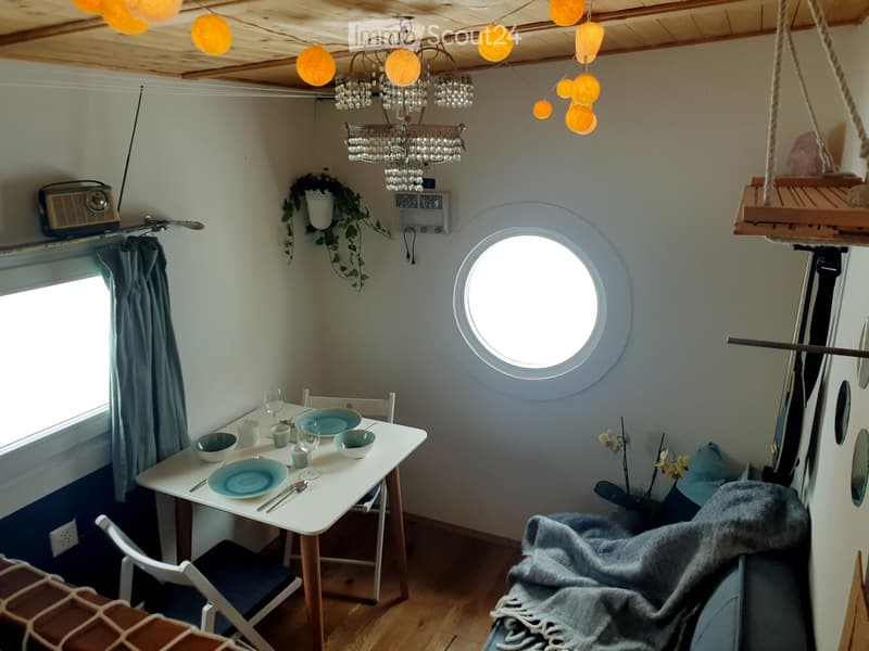Casa minuscola su ruote, caravan, vagone da circo, in affitto o vendita (3)