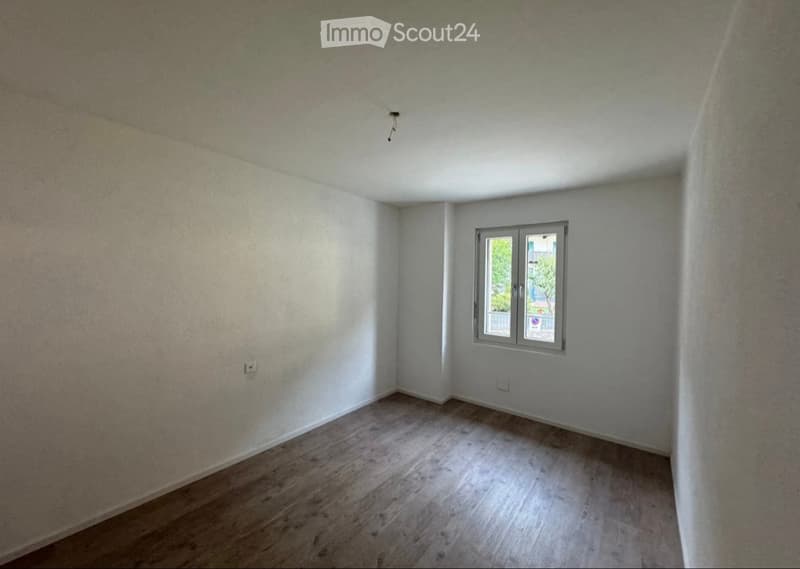 BODIO. VERKAUFE HAUS MIT 2 WOHNUNGEN (5)