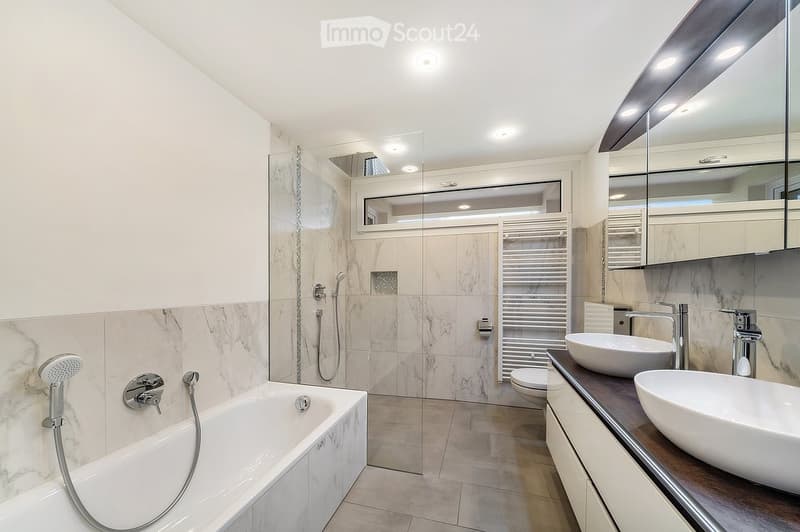 Spacious single-family house with extensive garden (5)