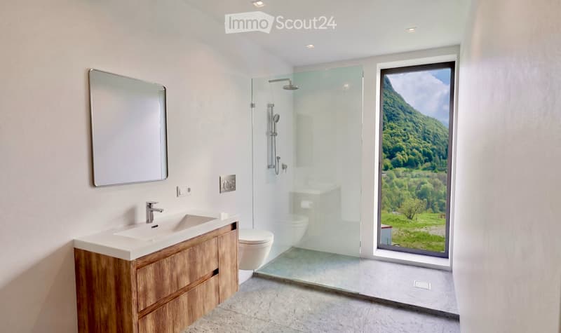 Helles 3.5-Zimmer-Wohnung in Arogno mit Blick ins Tal, erster Stock (3)