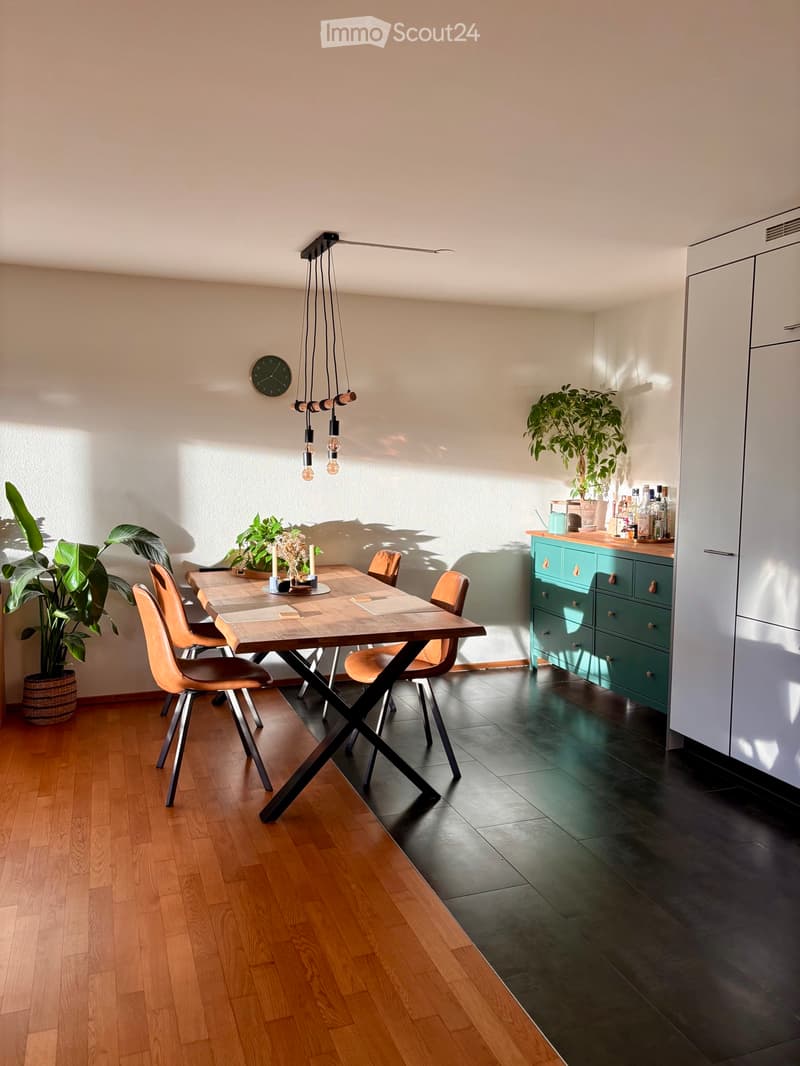 Möblierte 2.5-Wohnung zur flexiblen Zwischenmiete (2)