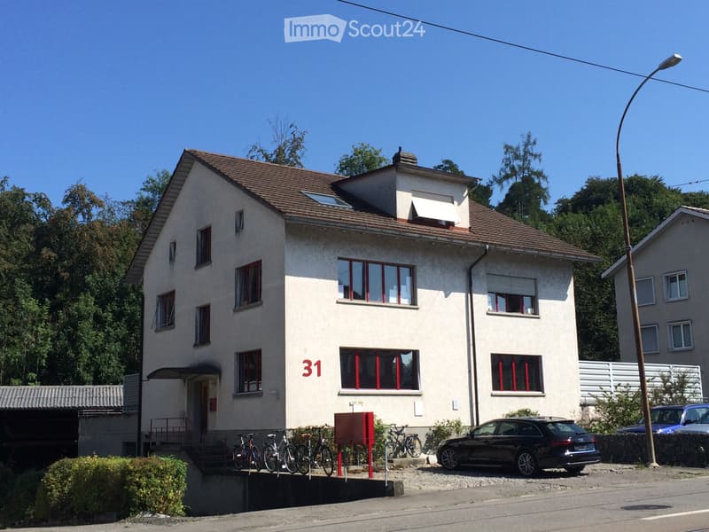 Appartement 4 pièces avec balcon, incluant un parking couvert (1)