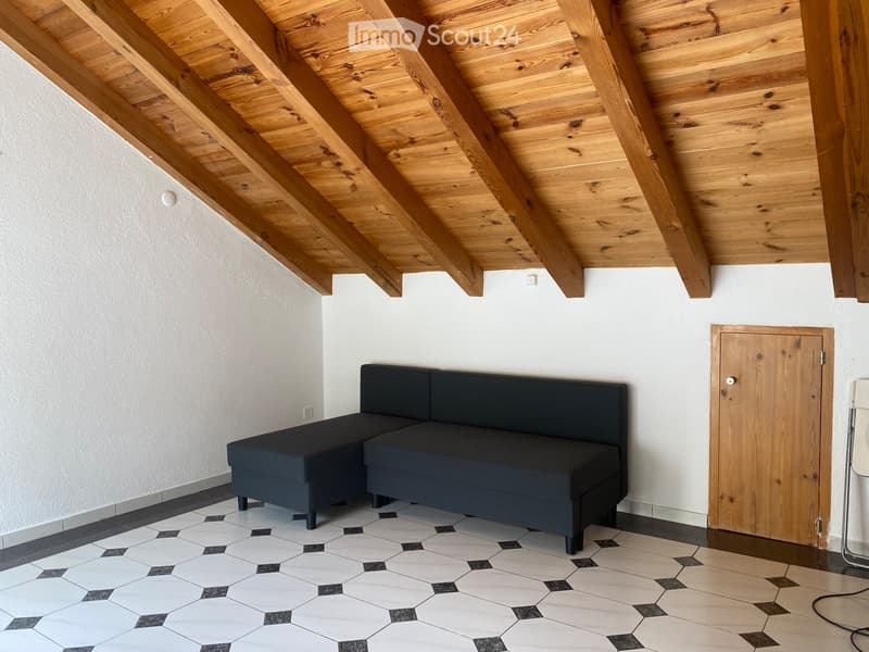 Furnished attic apartment with sunny balcony and exposed beams (4)
