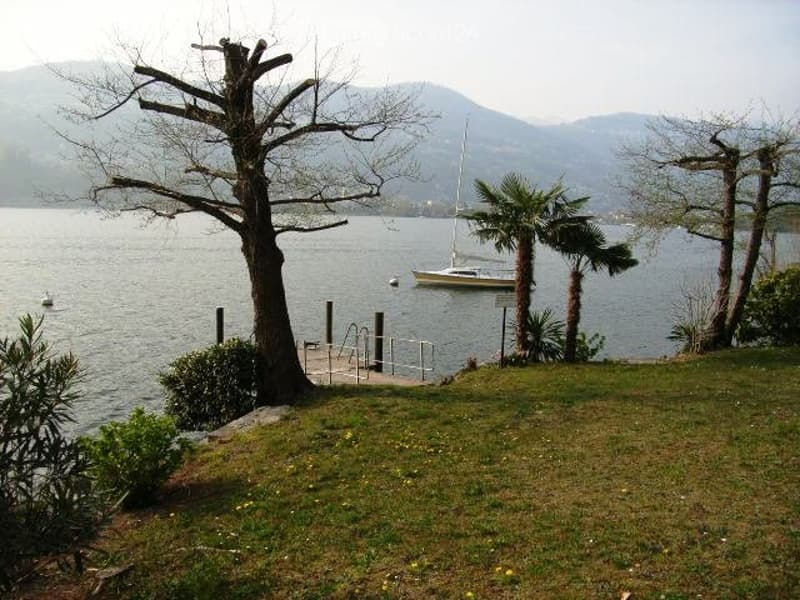 Exklusive Villa Vista Lago mit Dépendance und Strand (5)