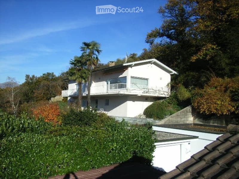 Exklusive Villa Vista Lago mit Dépendance und Strand (4)