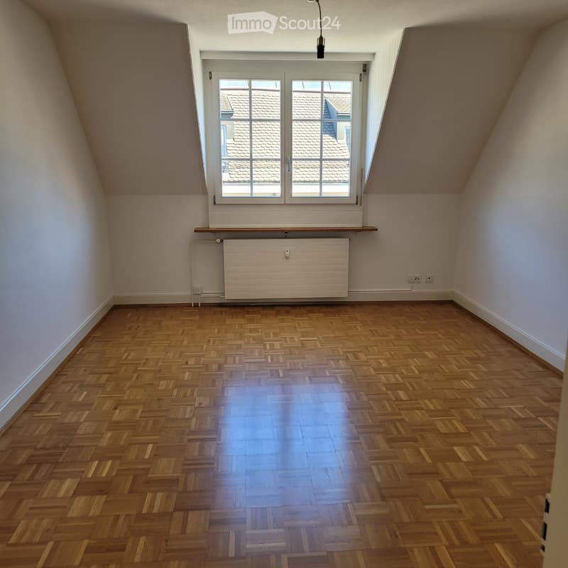 Inquilino per bell'appartamento di 3 locali in un edificio storico a Riehen (5)