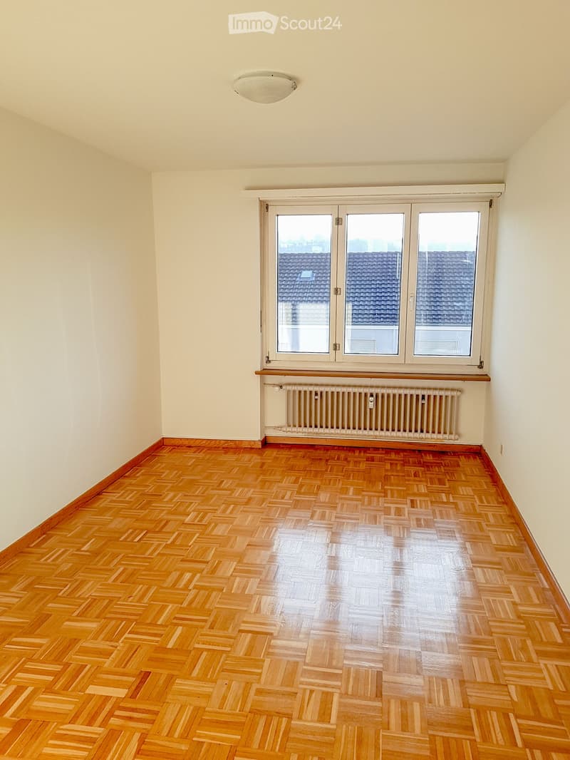 Appartamento di 4,5 locali bellissimo al Kronenplatz a Binningen (5)