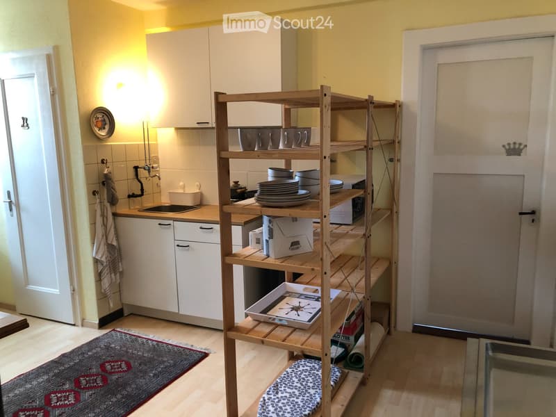 ZU VERMIETEN ab 1. Juli 2026 möbiliertes Zimmer in 3-er WG (2)