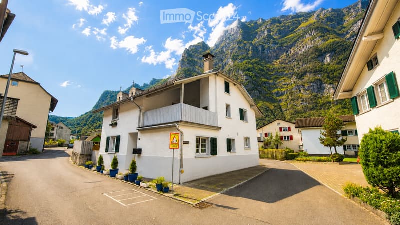 Maison de 5,5 pièces avec jardin à Netstal (GL) (1)