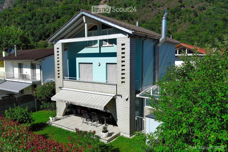 Einfamilienhaus in Losone mit Blick auf den Golfplatz (1)